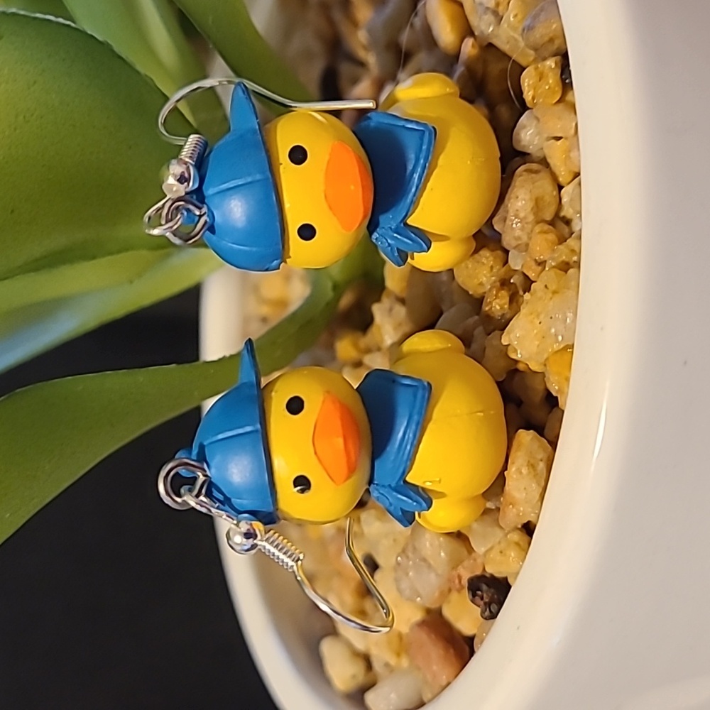 Duck Earrings with Blue Hat Novelty Fun Quirky Cute Dangle‎ Drop